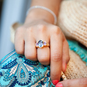 18KT TANZANITE & SAPPHIRE RING