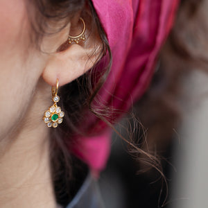 14KT GOLD, DIAMOND& EMERALD FLOWER EARRINGS